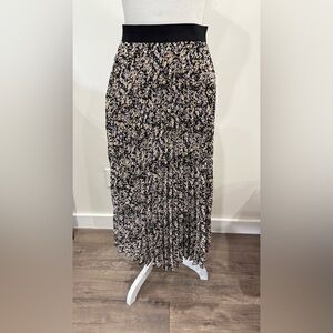 Vince Camuto Black Floral Midi Skirt Size XS Career Office Worship